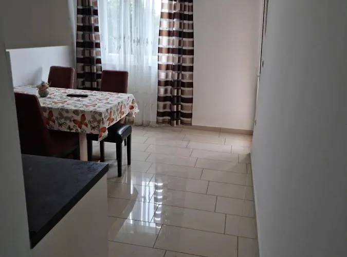 Ante I Janja Lägenhet Mandre